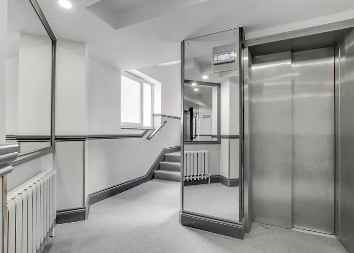 Stylish Apartment In Chelsea